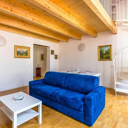 Nova Stylish House In Center By Napoliapartments Ngoại thất bức ảnh