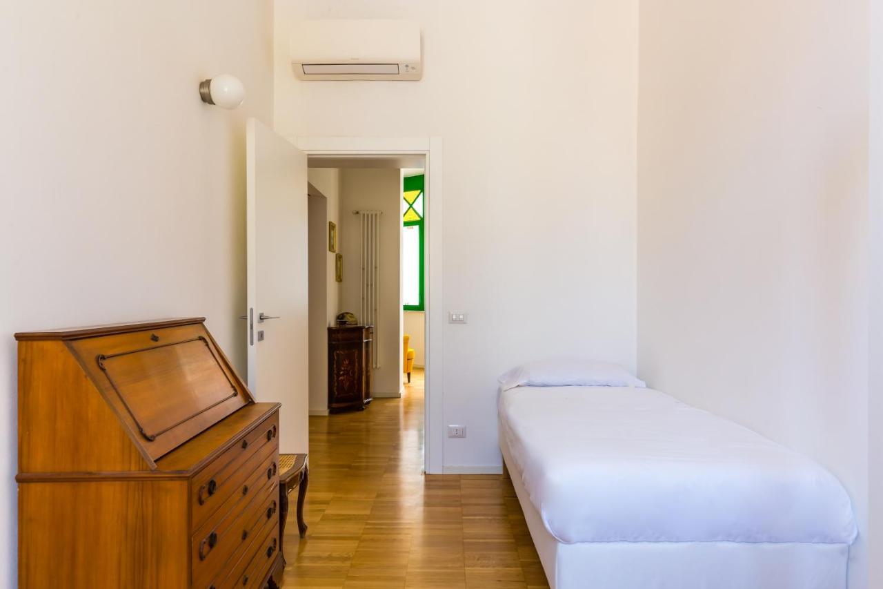 Nova Stylish House In Center By Napoliapartments Ngoại thất bức ảnh