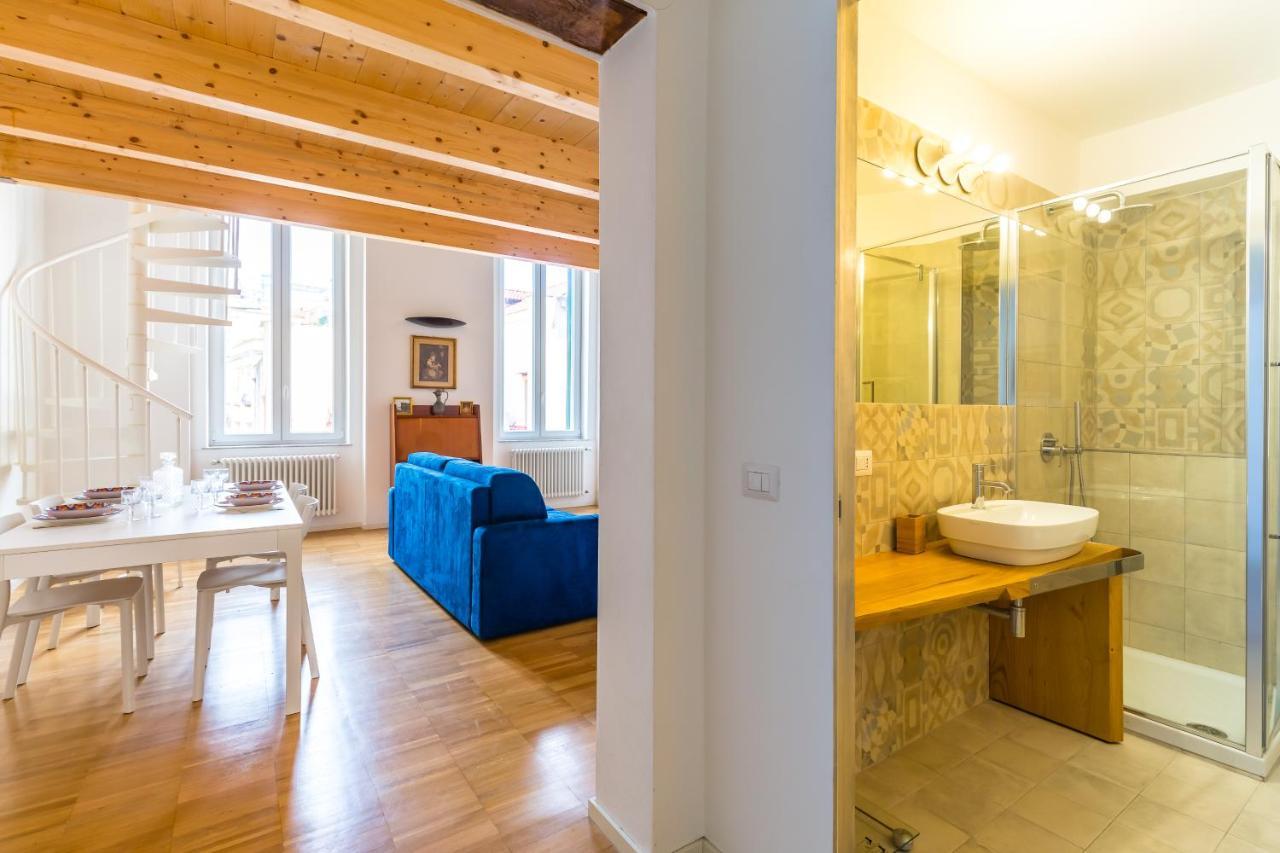 Nova Stylish House In Center By Napoliapartments Ngoại thất bức ảnh