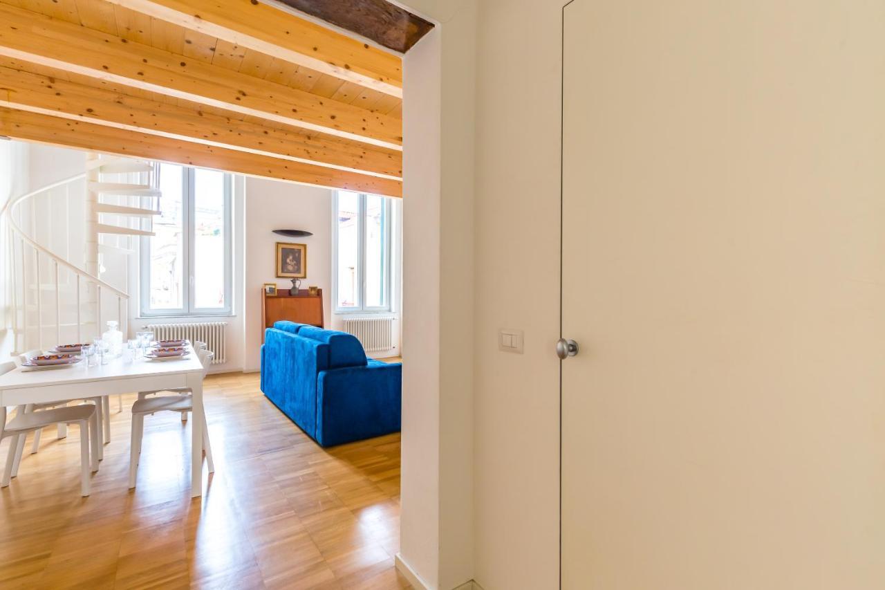 Nova Stylish House In Center By Napoliapartments Ngoại thất bức ảnh