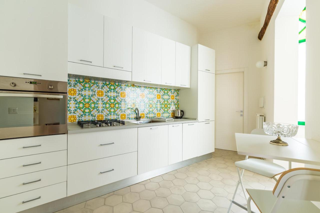 Nova Stylish House In Center By Napoliapartments Ngoại thất bức ảnh